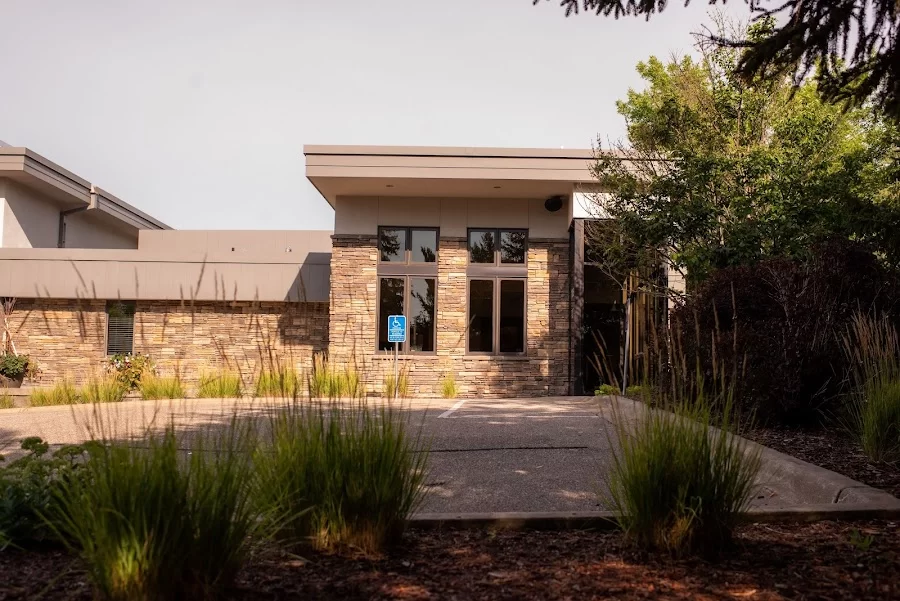 Sapphire Family Dental (Dr. Amy Chi, Dr. Emily Allen & Dr. Steven Rzepecki) Picture 5
