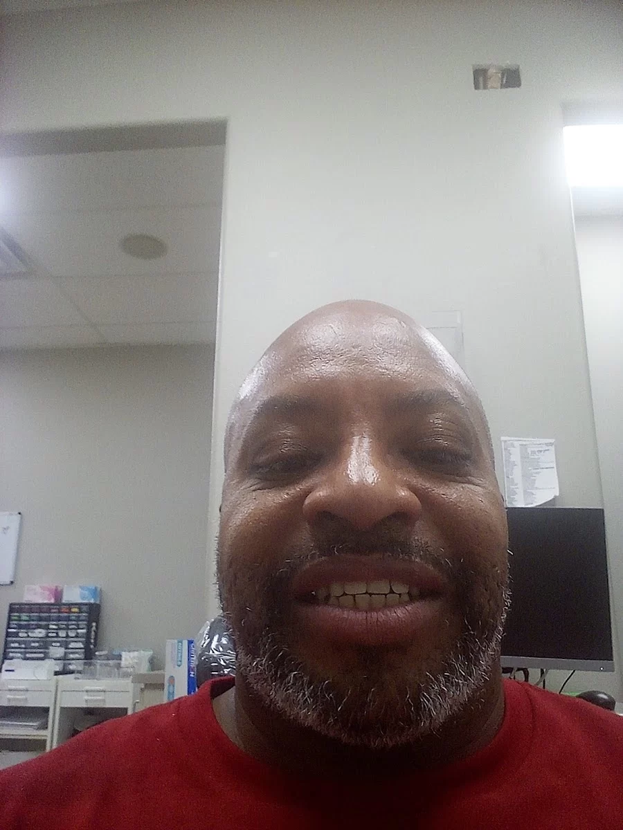 Absolute Dental - Maryland Pkwy Picture 5