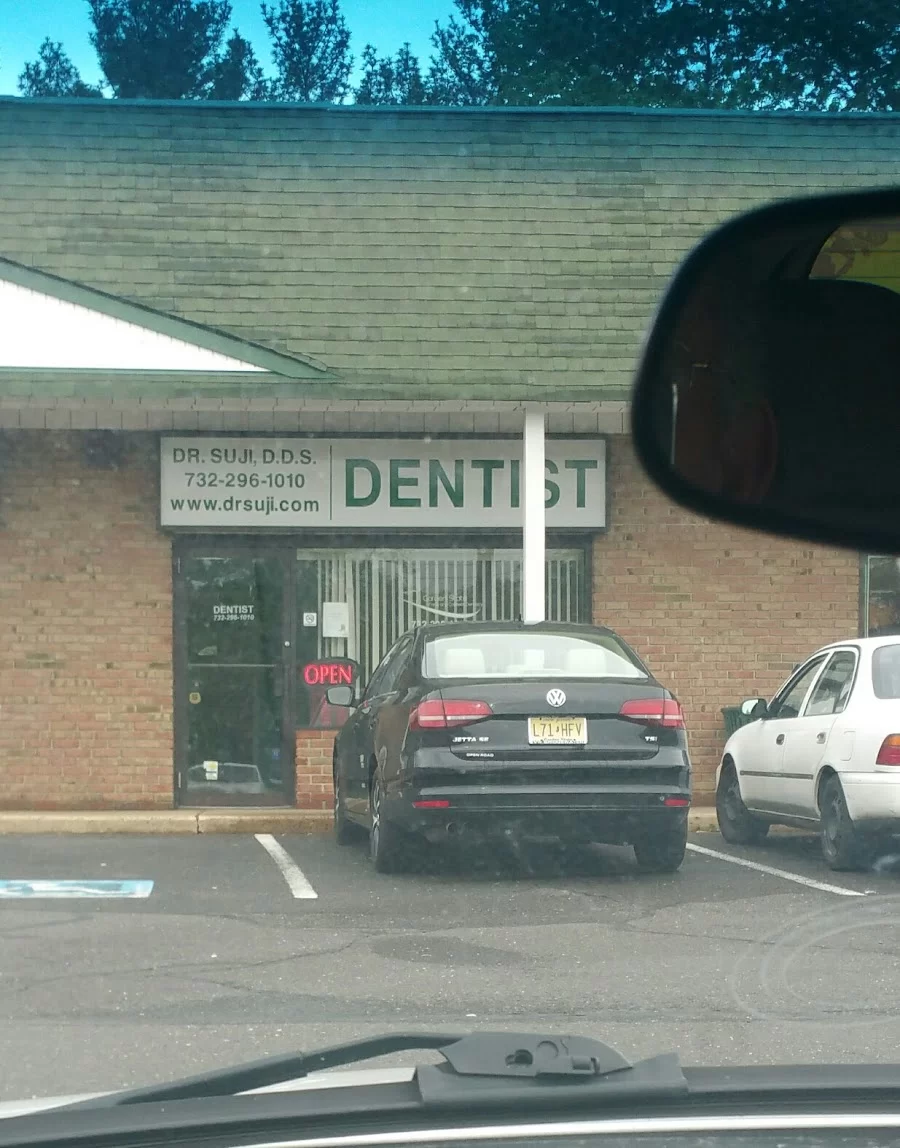 Livy Dental Picture 3