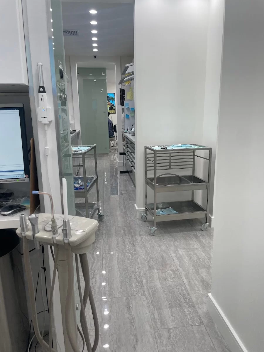 Dr. Bita Davoodian DDS Inc. Picture 7