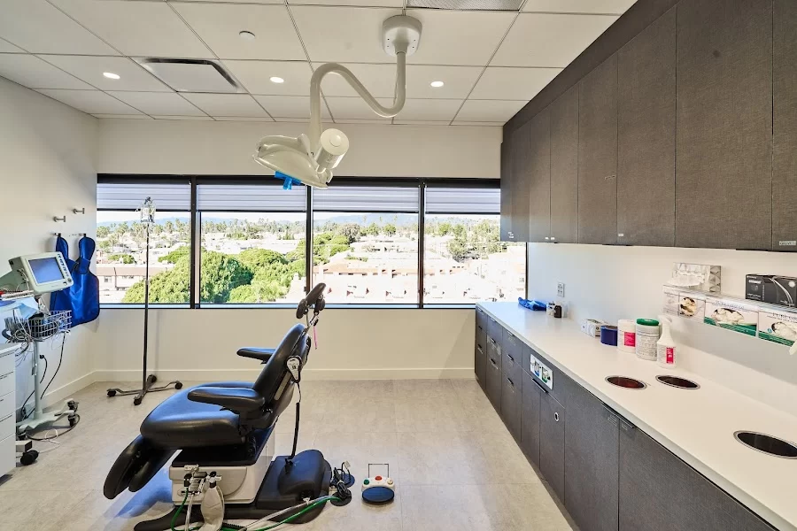 Santa Monica Center for Oral Surgery and Dental Implants Picture 3