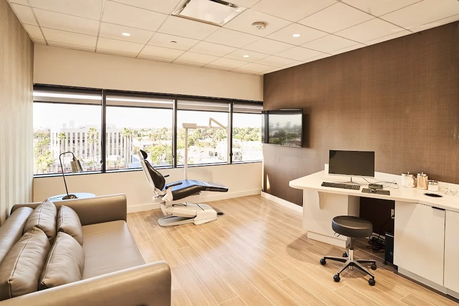 Santa Monica Center for Oral Surgery and Dental Implants Picture 2