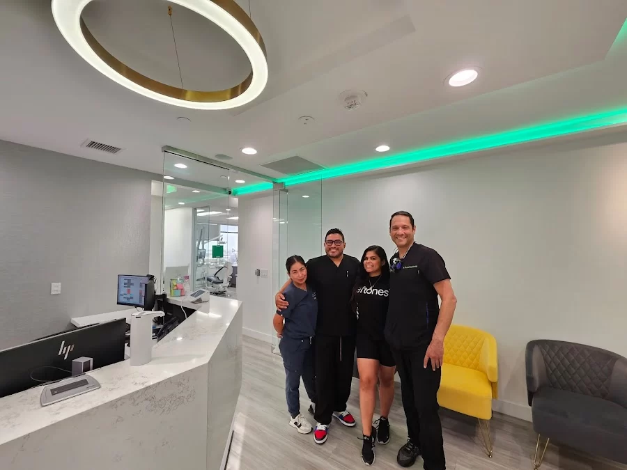Santa Monica Periodontics & Implant Surgery Picture 7