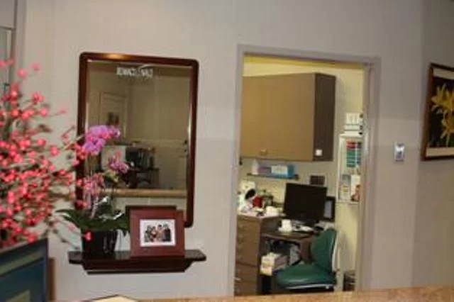 Bo Macdonald, DDS Picture 1