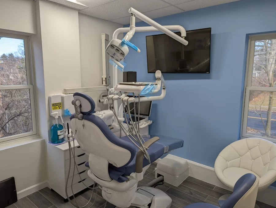 Smiling Molar Dental Picture 3