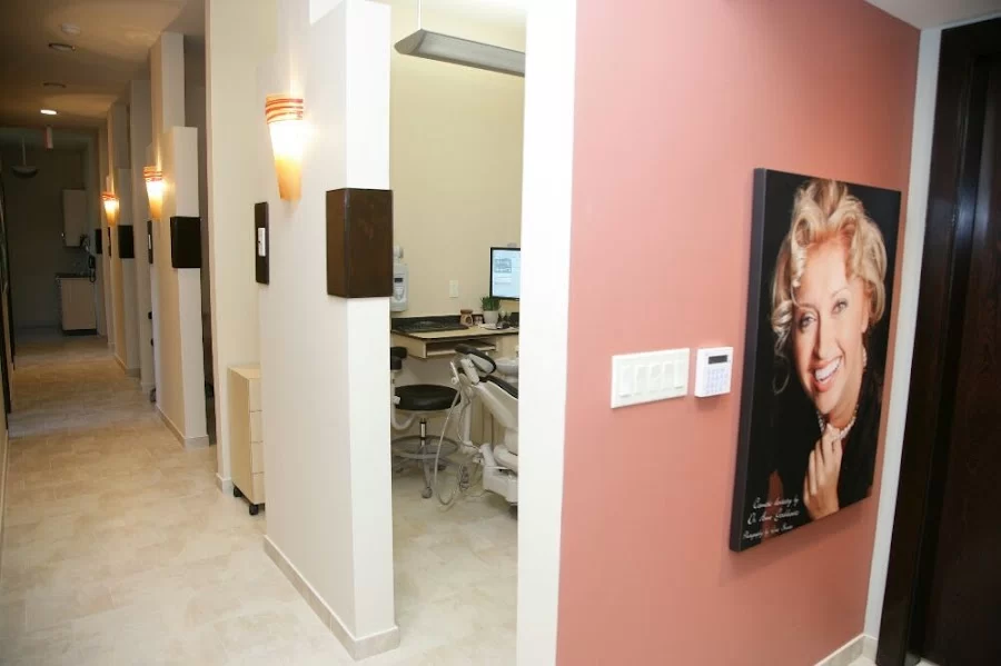 Sola Dental Spa: Cosmetic Dentists In New York, Dental Clinic Staten Island, NY Picture 3