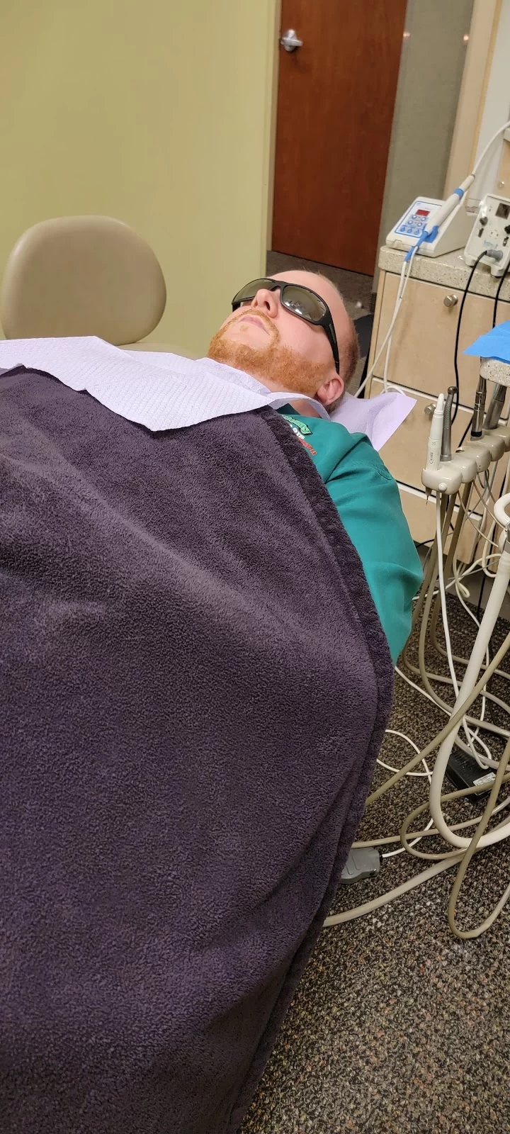 Endodontic Associates Picture 10