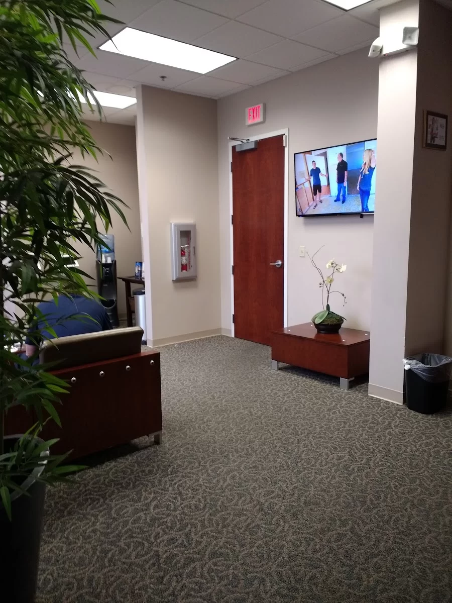 Dr Phillips Periodontics & Implants: Lee Christopher DMD Picture 5