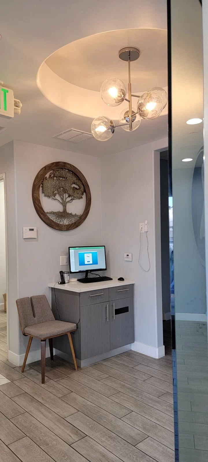 Center Plaza Dentistry Picture 4