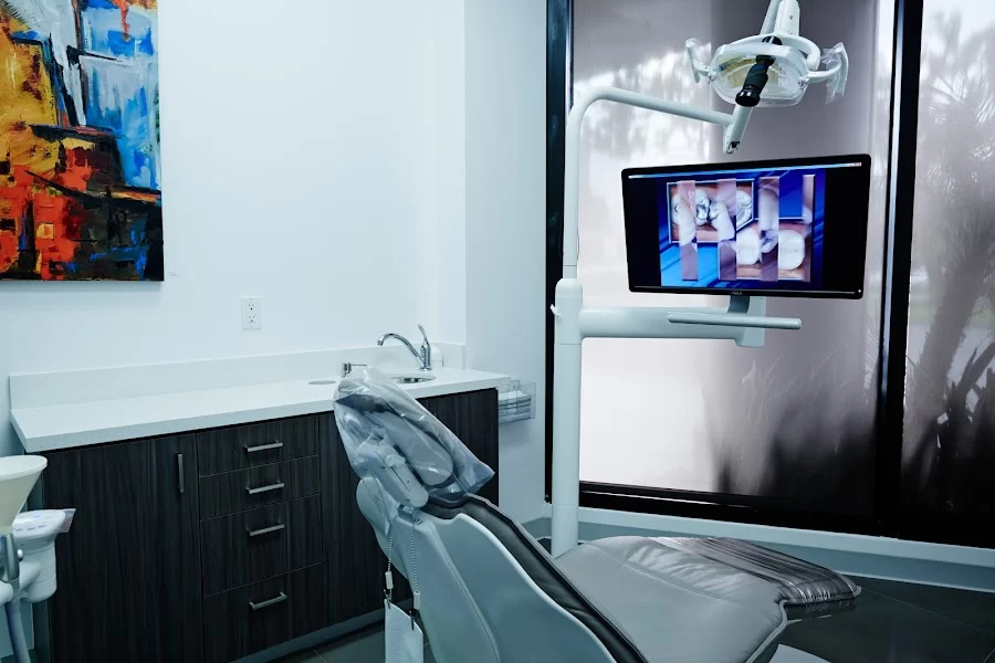 Neda Naim, DDS | Emergency & Cosmetic Dentistry Picture 8