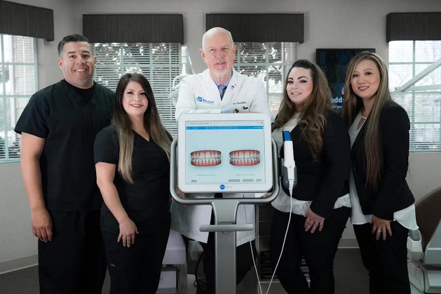 Unbraced Invisalign Studio Picture 5