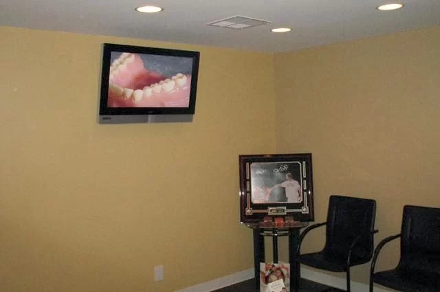 Encino Friendly Dental Center Picture 5
