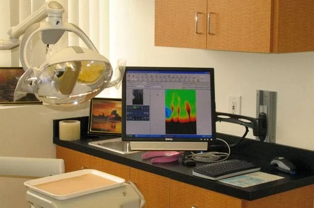 Encino Friendly Dental Center Picture 2