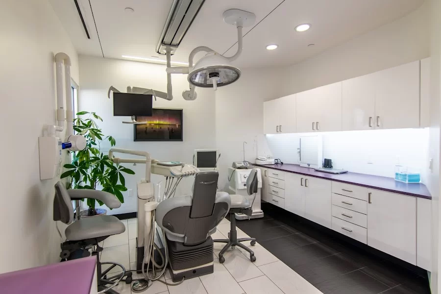 Dr. Steven W. Huang, DDS Picture 1