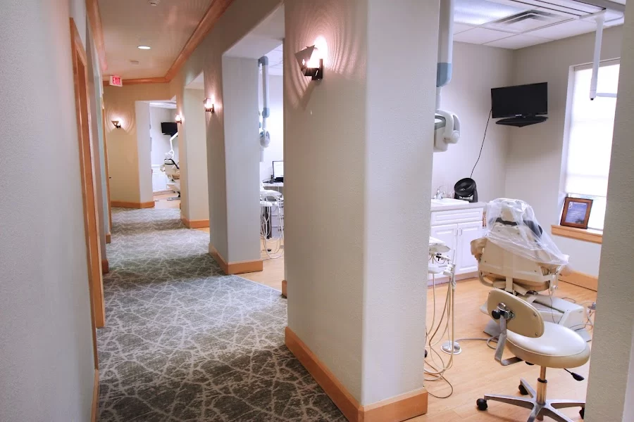 Grand Dental Studio Picture 2