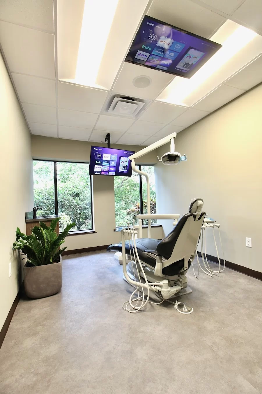 Conway Smiles and Dental Implants Picture 5
