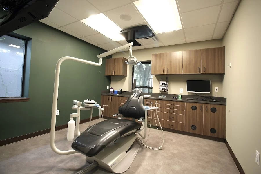 Conway Smiles and Dental Implants Picture 2