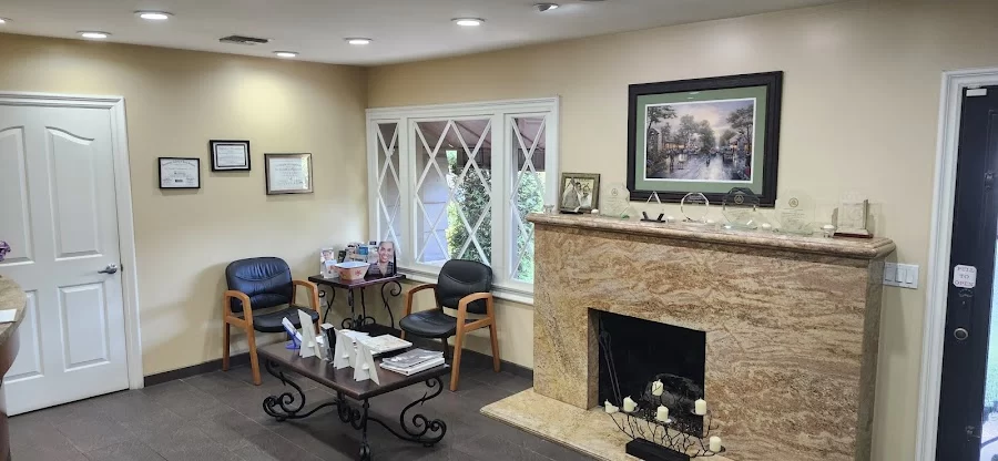 Flintridge Dental Studio Picture 1
