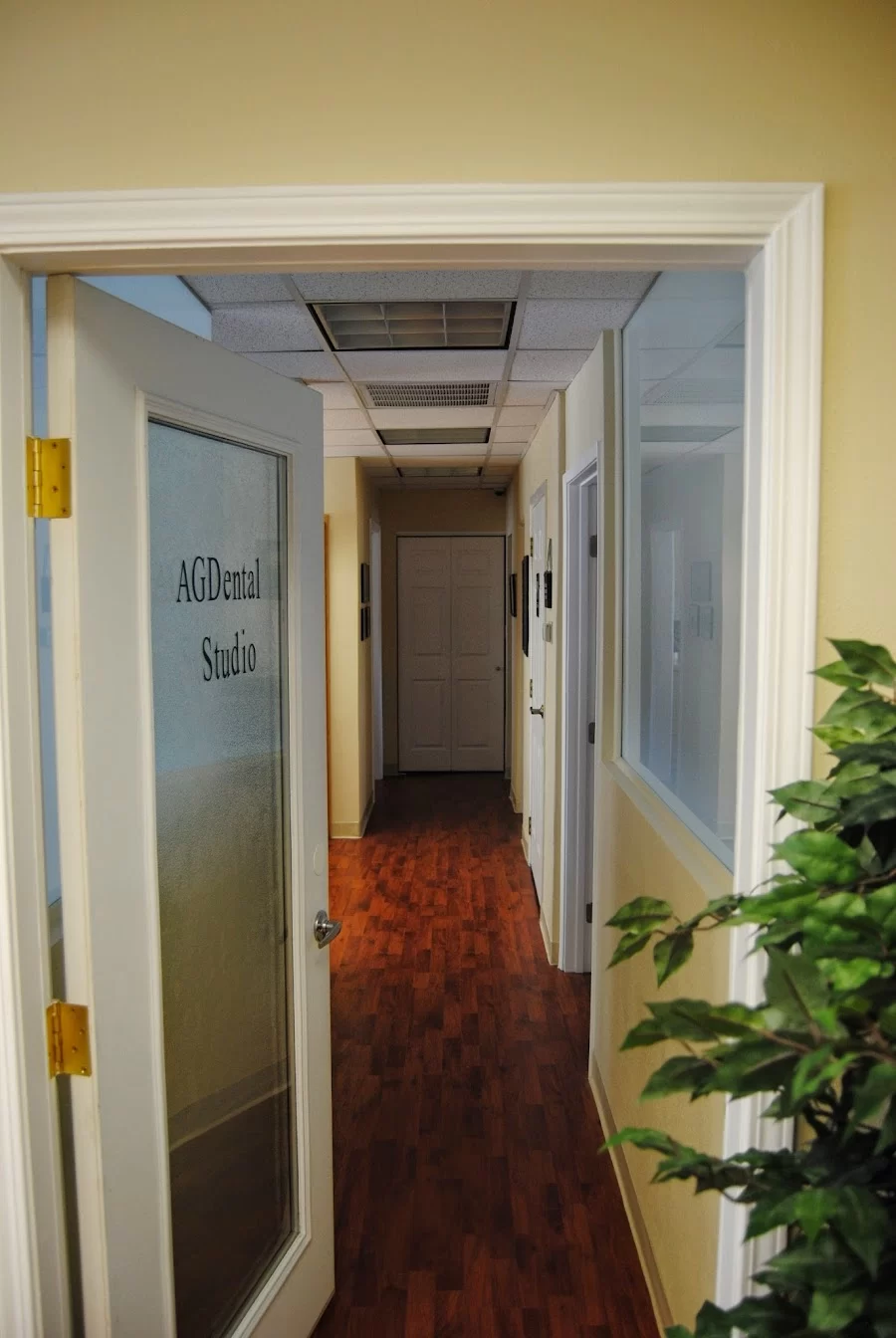 AG Dental Studio Picture 4
