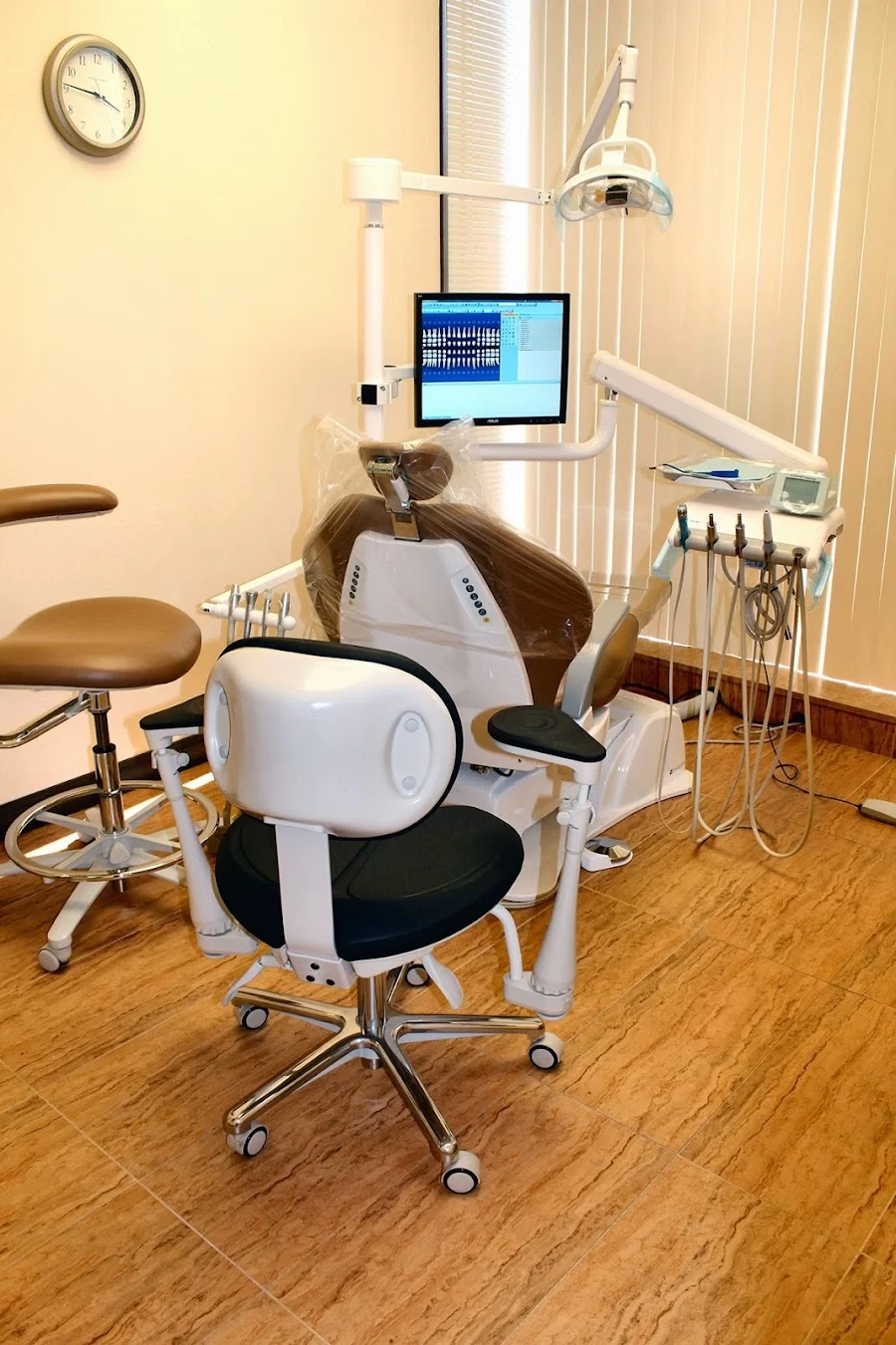 Precision Dental: Leo Aghajanian DDS Picture 10