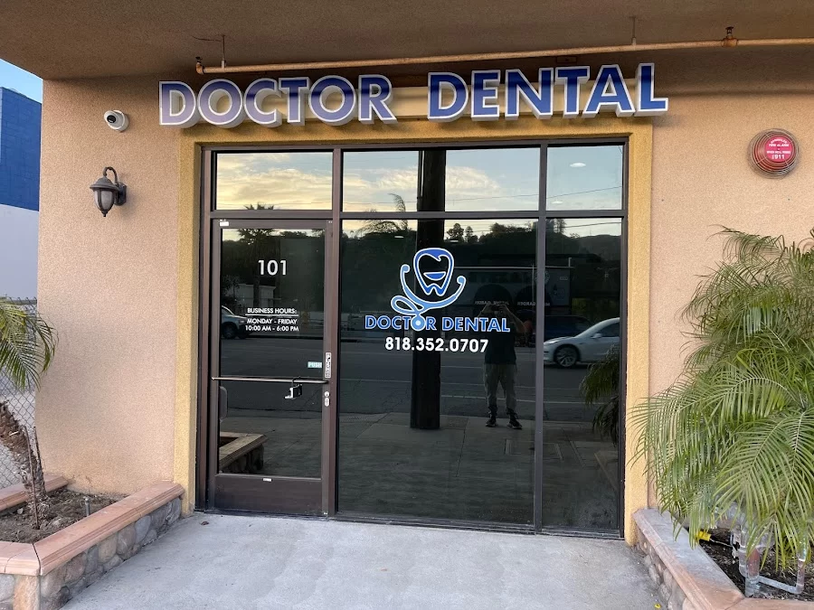 Doctor Dental Picture 6