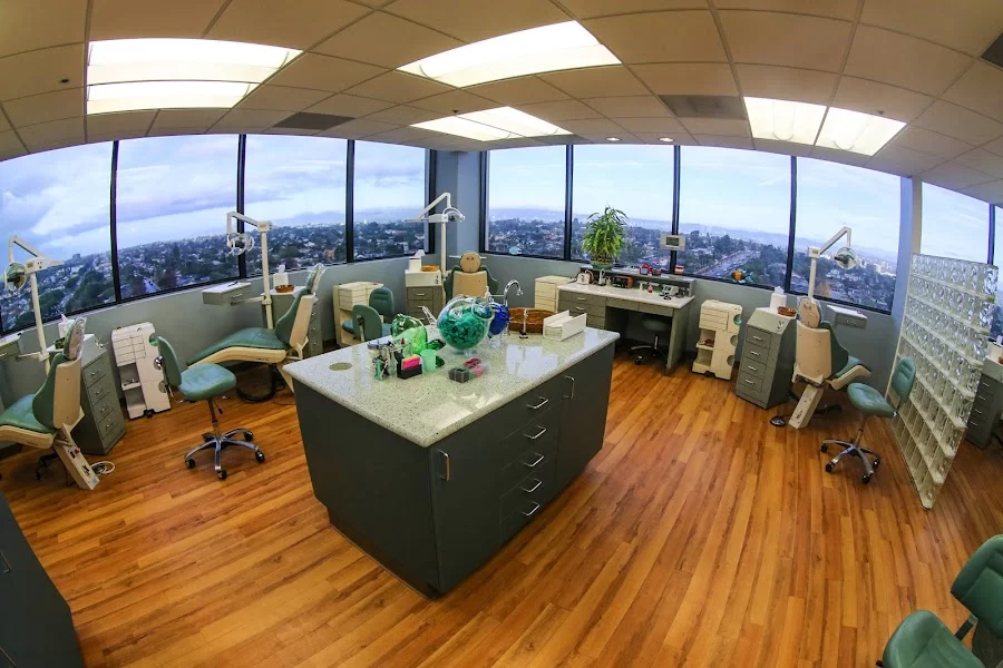Fernandes Orthodontics | Tony Fernandes DDS | Modern Orthodontist in Los Angeles Picture 2