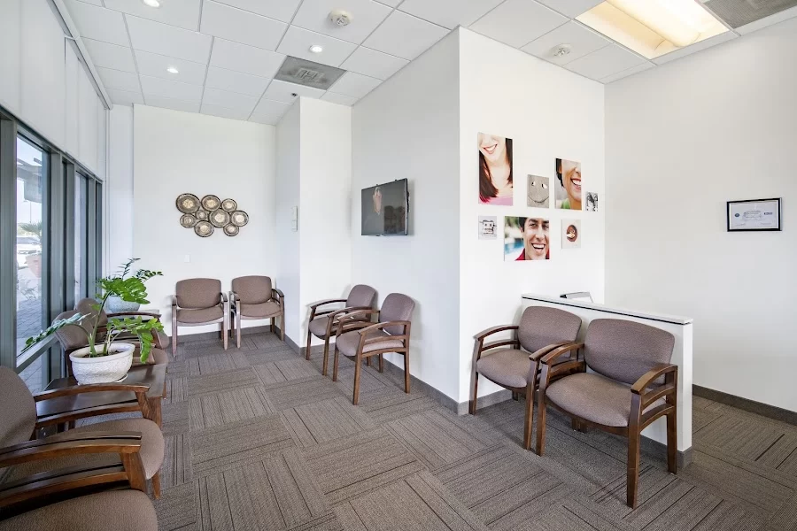 Peach Tree Dental Group and Orthodontics Picture 1