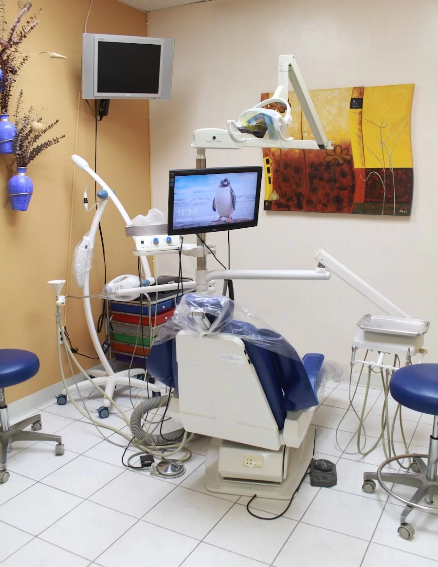 Florence Family Dental Center: Michel, Carlos R DDS Picture 6