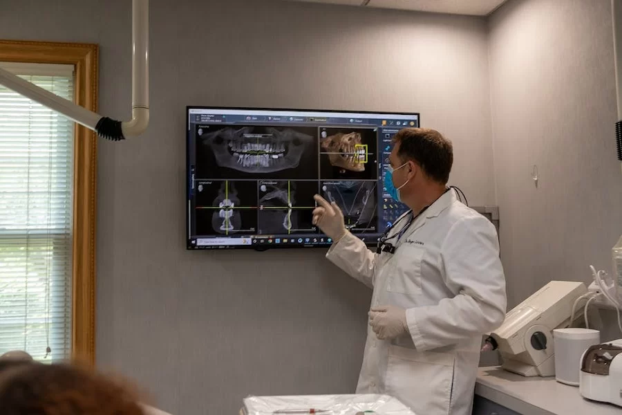 Summerhill Dental Excellence: Dr. Roger Lerner Picture 4