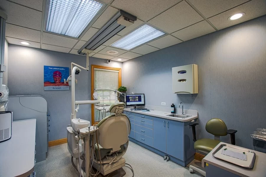 Summerhill Dental Excellence: Dr. Roger Lerner Picture 8