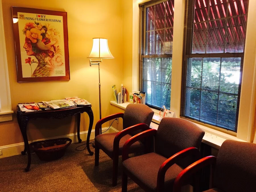 Bloom & Bloom, The Center For Excellence in Dentistry Picture 6