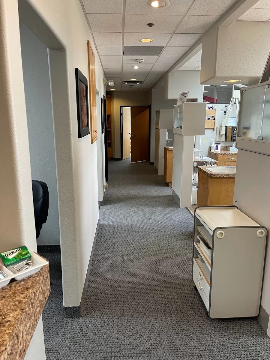 Dalley R Lindsey DDS Picture 5
