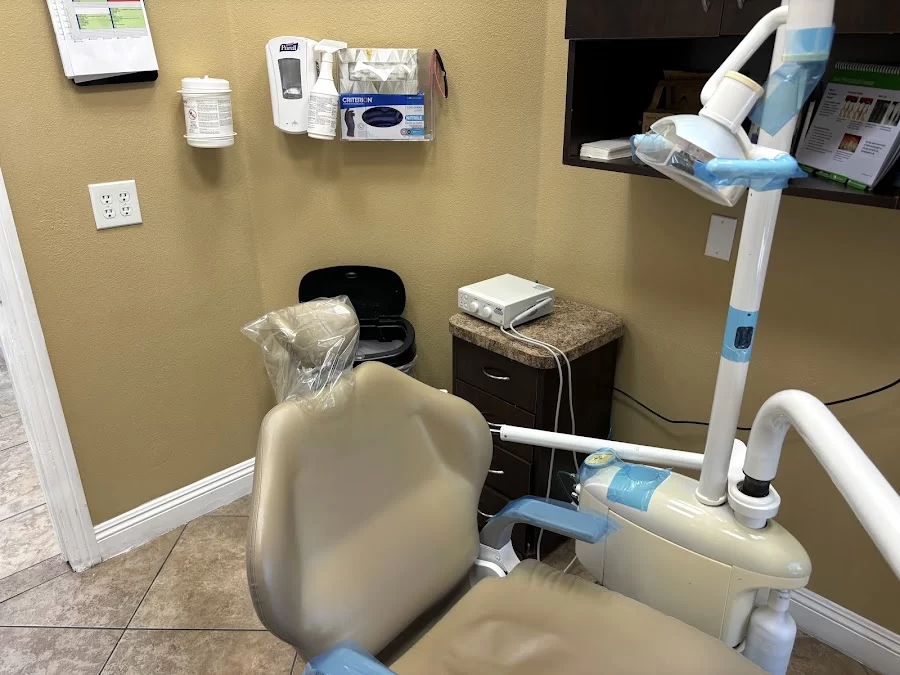 Hola Dental Picture 1