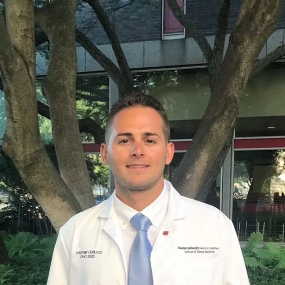 Dental RI: Dr. Michael Gallucci and Dr. Dawn Gallucci - Dentist in Cranston Picture 3