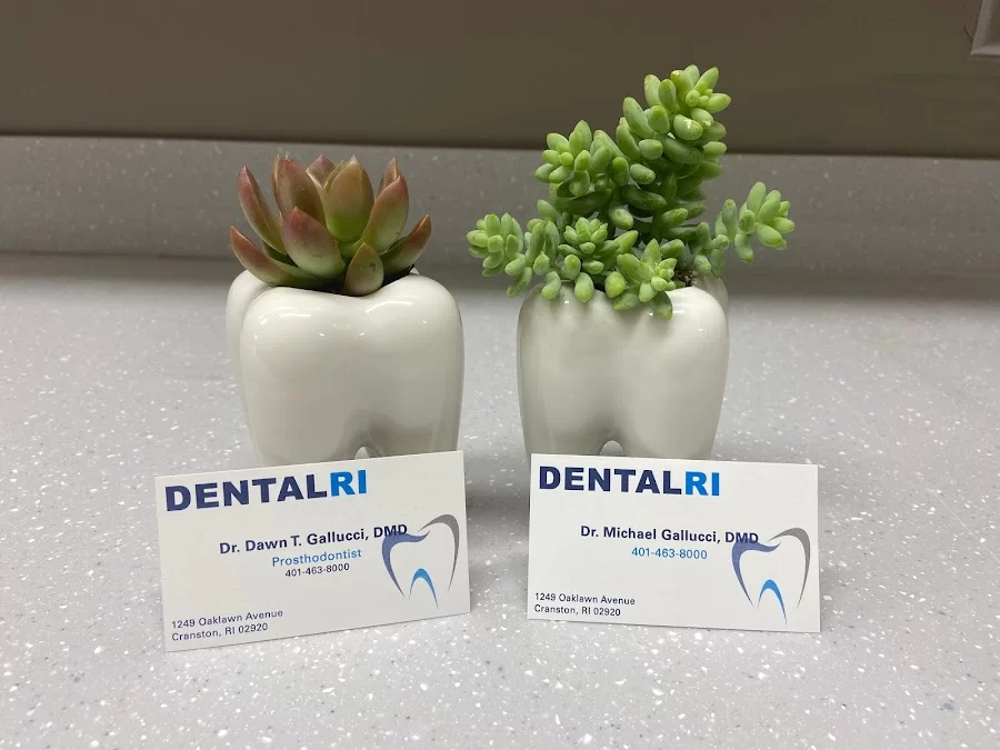 Dental RI: Dr. Michael Gallucci and Dr. Dawn Gallucci - Dentist in Cranston Picture 7