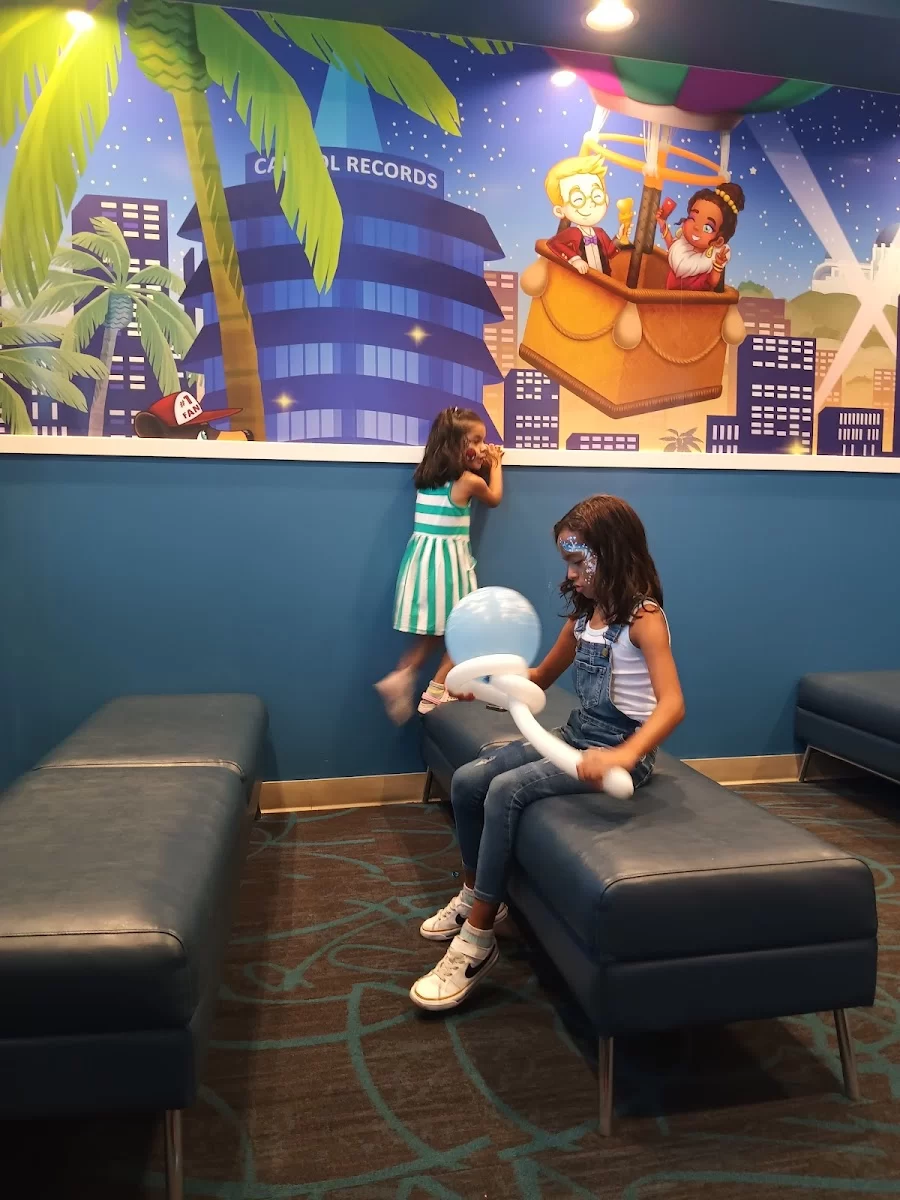 Magicland Children's Dental of Pacoima Picture 7