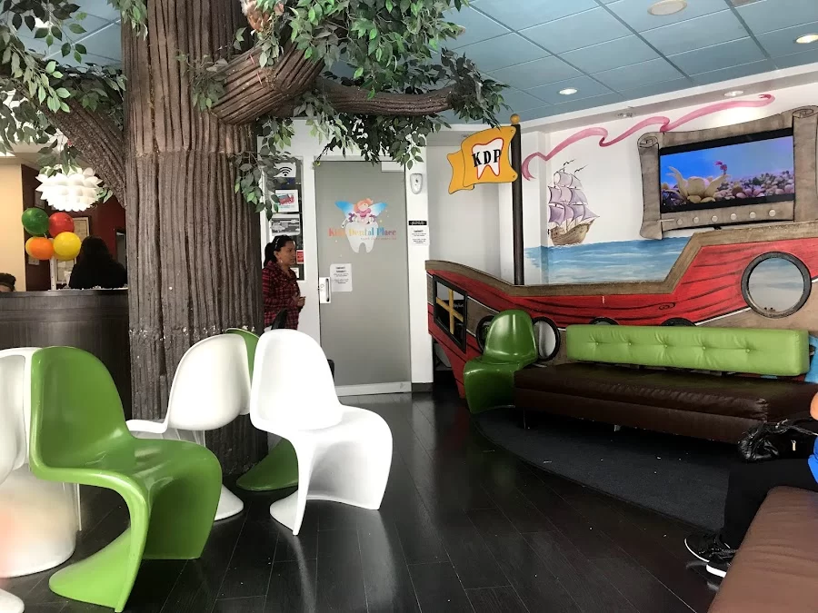 Kids and Teen Dental Place Picture 2