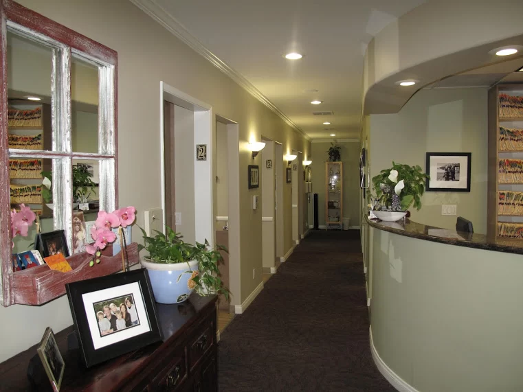 Encino Dental Health and Cosmetics Picture 2