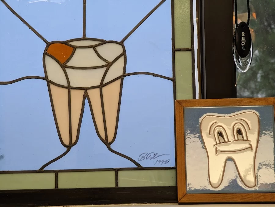 Encino Dental Health and Cosmetics Picture 8