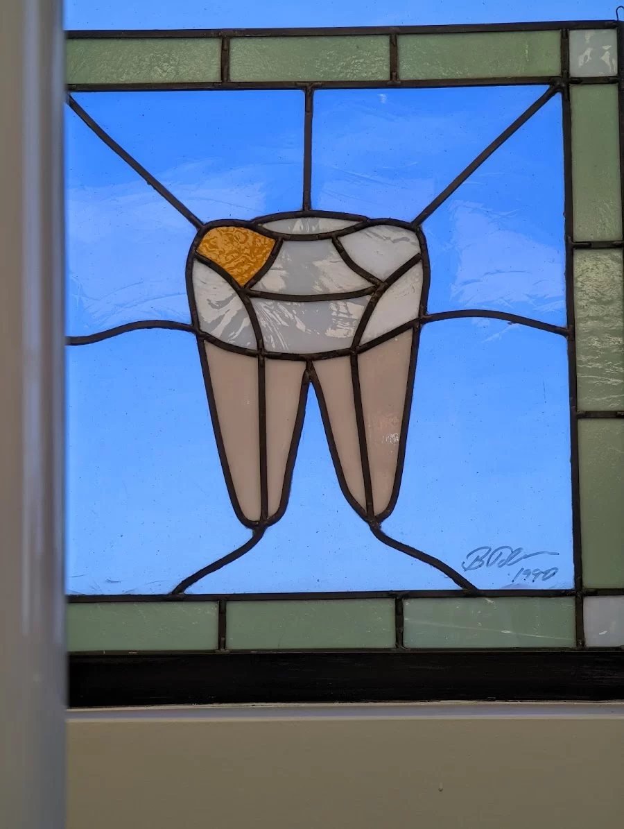 Encino Dental Health and Cosmetics Picture 10