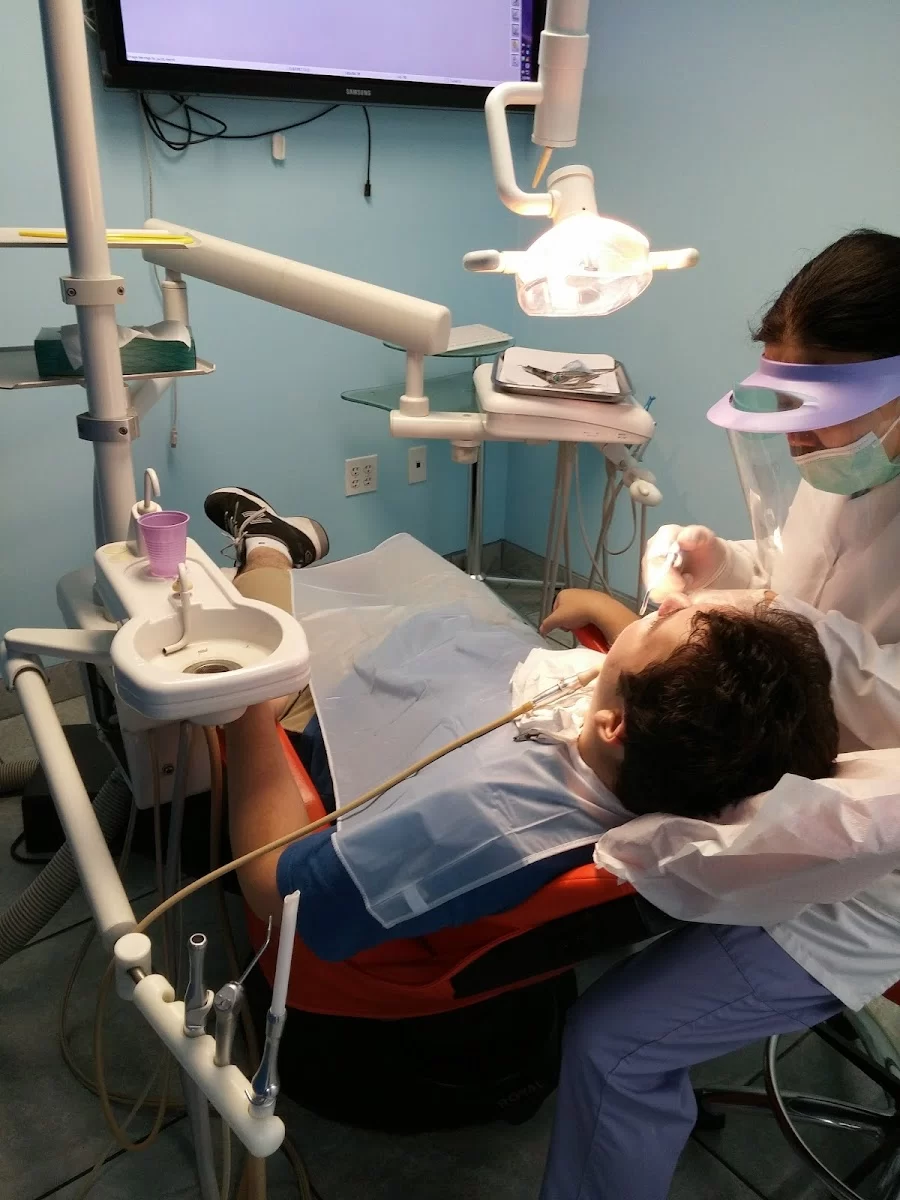 Vaysleyb Gregory DDS Picture 4