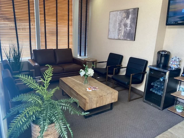 Woodland Hills Dental Care Picture 8