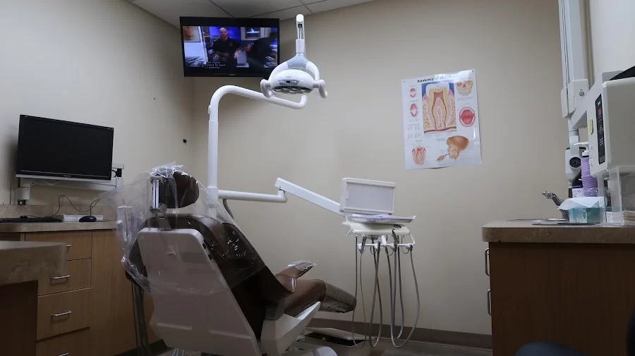 Woodland Hills Dental Care Picture 3