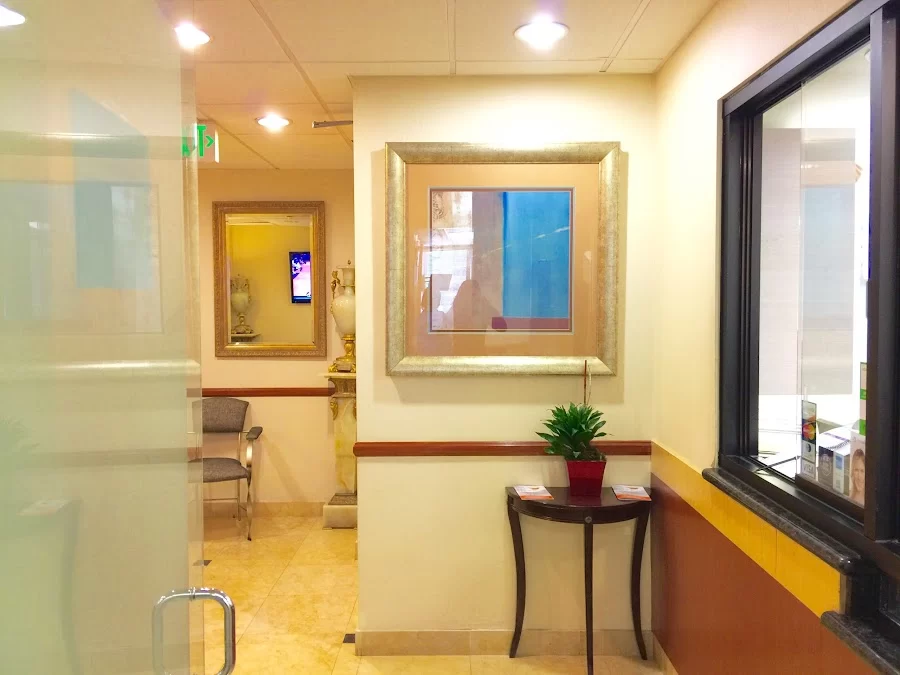Mid-Wilshire Dental Care Picture 3