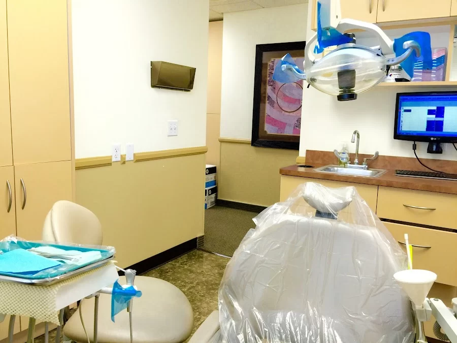 Mid-Wilshire Dental Care Picture 6