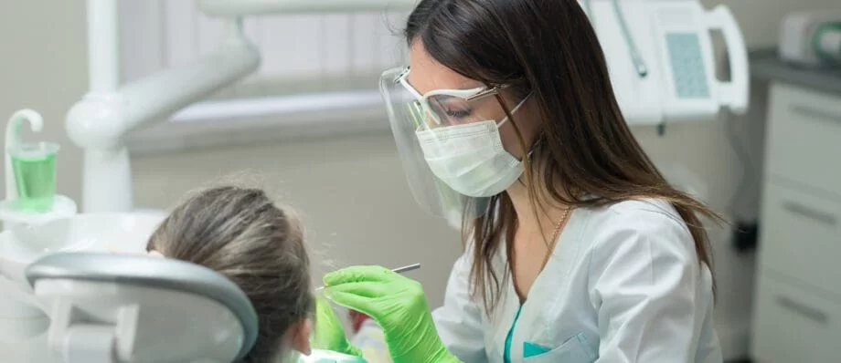 The Role of Dental Hygienists in Professional Oral Care: Comprehensive Guide