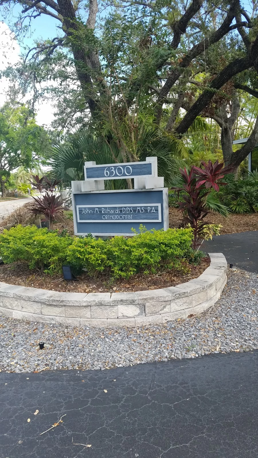 Richards & Associates Orthodontics Picture 5
