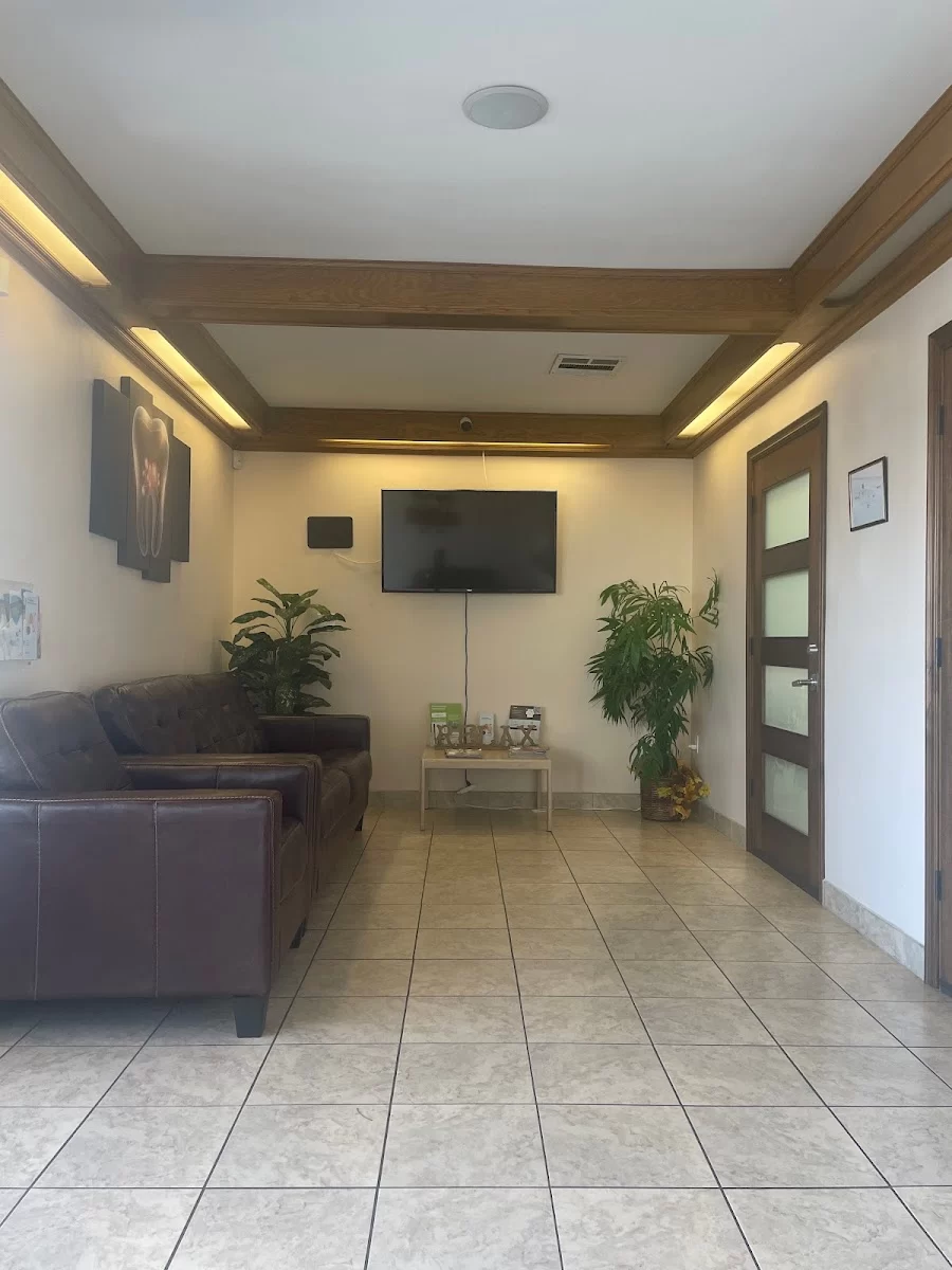 Lake Balboa Dental Group, Dr. Sam Baradaran, DDS Picture 9