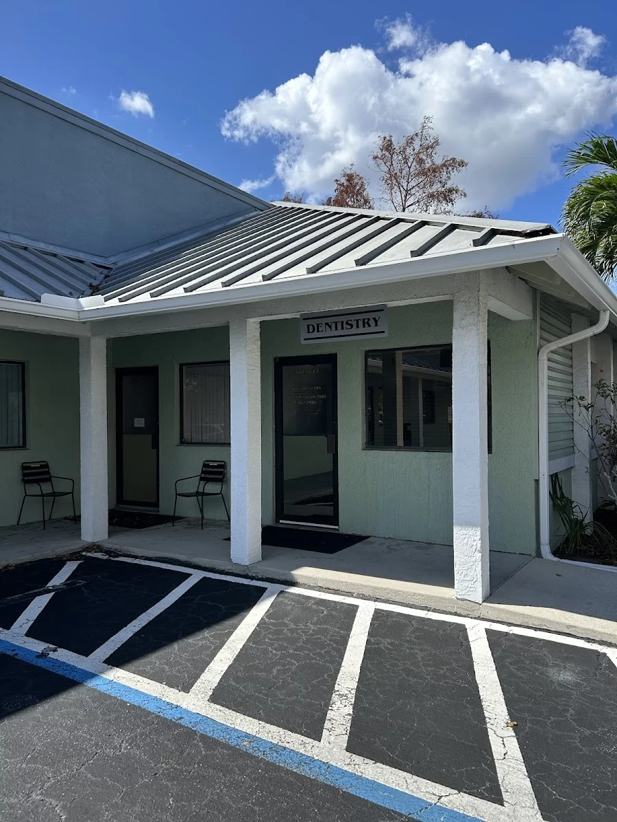 Ft. Myers Dental Care, LLC Picture 1