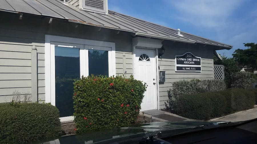 Cypress Lake Dental Associates - Grumbach Paul G DDS PA Picture 1